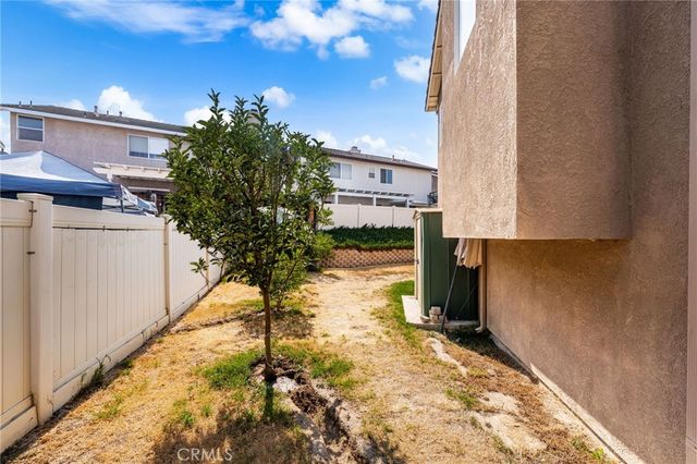 909 Heron Drive, Corona, CA 92879