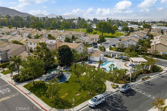 909 Heron Drive, Corona, CA 92879