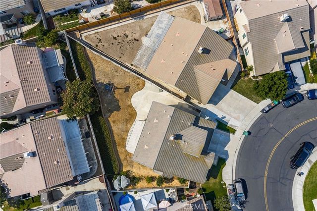 909 Heron Drive, Corona, CA 92879