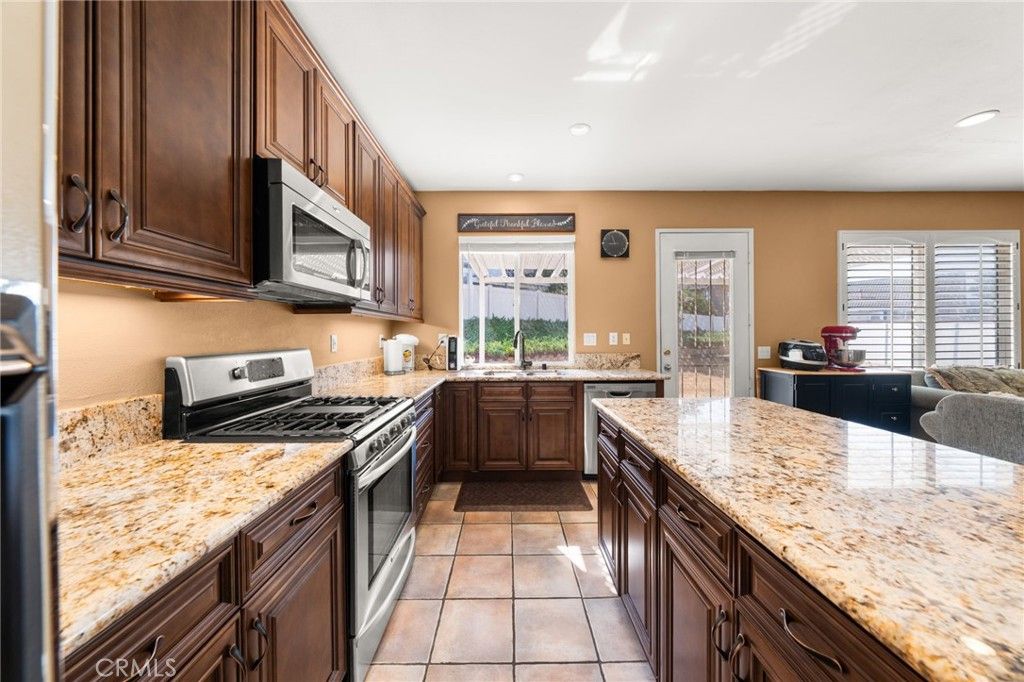 Image 10 of property listing at 909 Heron Drive, Corona, CA 92879