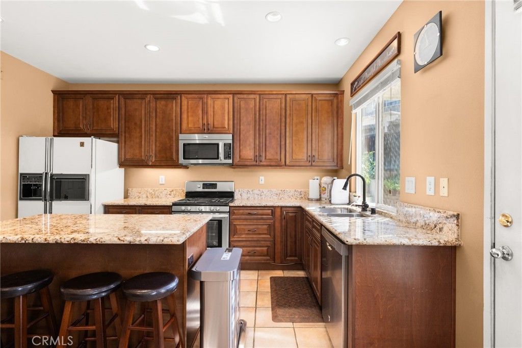 Image 12 of property listing at 909 Heron Drive, Corona, CA 92879