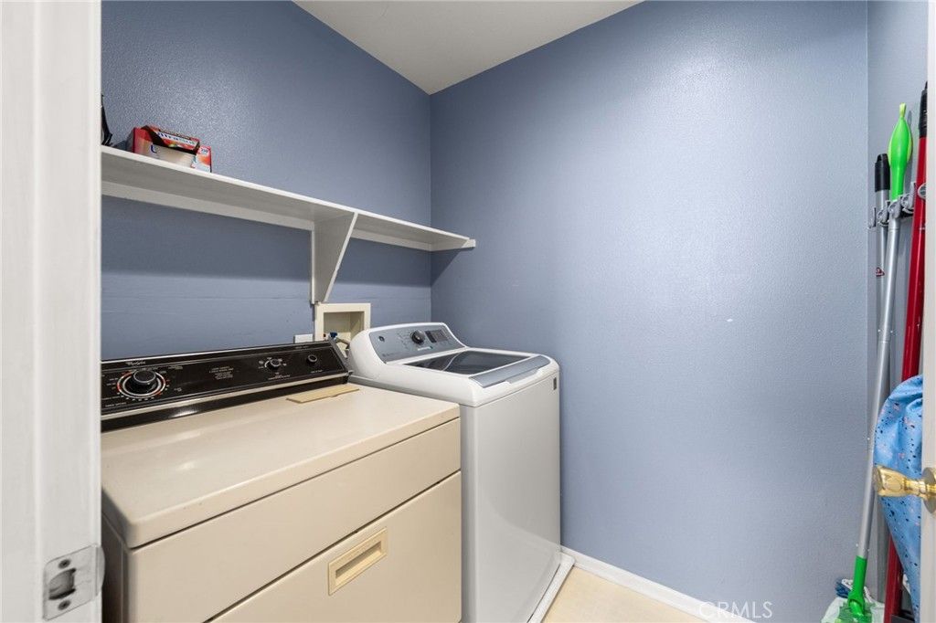 Image 27 of property listing at 909 Heron Drive, Corona, CA 92879