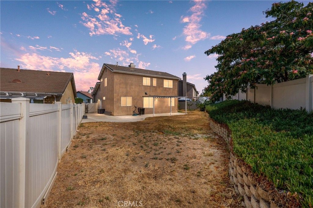 Image 3 of property listing at 909 Heron Drive, Corona, CA 92879