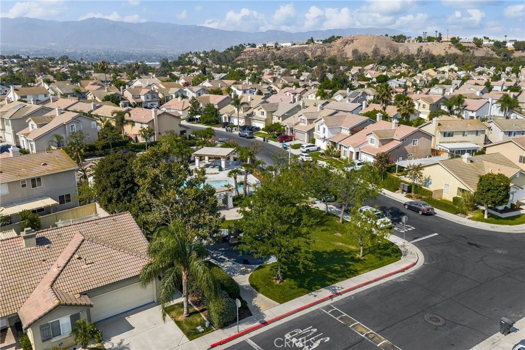 Image 39 of property listing at 909 Heron Drive, Corona, CA 92879