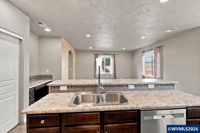 2677 Kingston Wy NW, Albany, OR 97321