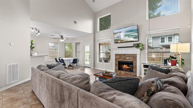 1814 Barretts Glen Drive, Pearland, TX 77581