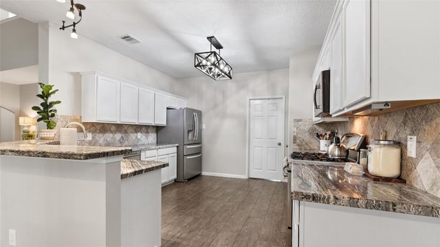 1814 Barretts Glen Drive, Pearland, TX 77581