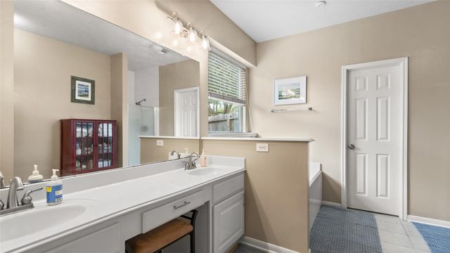1814 Barretts Glen Drive, Pearland, TX 77581