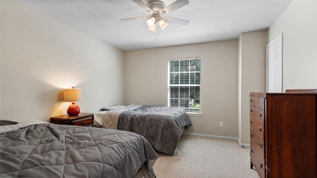 1814 Barretts Glen Drive, Pearland, TX 77581
