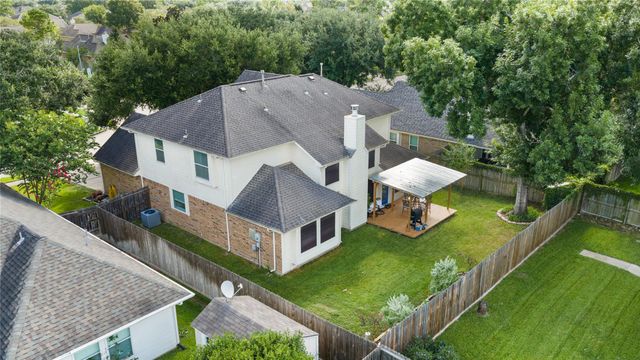 1814 Barretts Glen Drive, Pearland, TX 77581