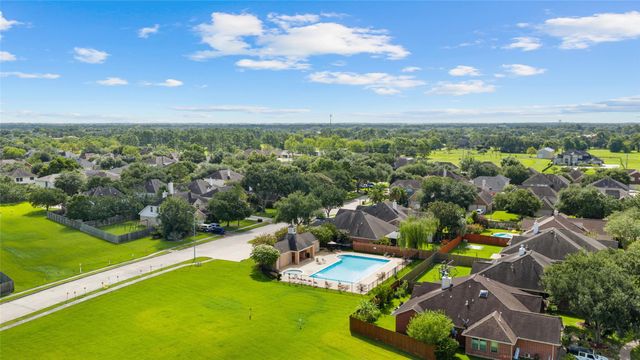 1814 Barretts Glen Drive, Pearland, TX 77581