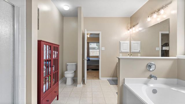 1814 Barretts Glen Drive, Pearland, TX 77581