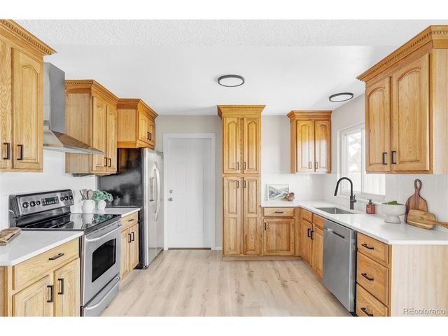 17769 E Iowa Dr, Aurora, CO 80017