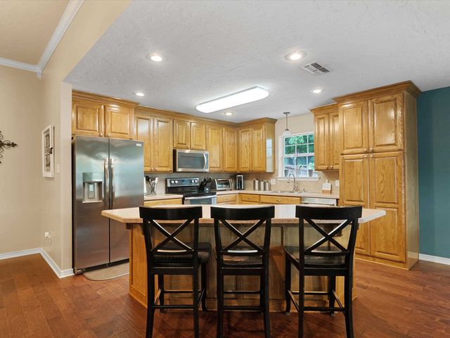 106 E Tulip St., White Oak, TX 75693