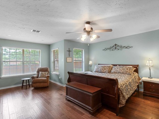 106 E Tulip St., White Oak, TX 75693