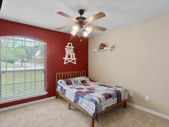 106 E Tulip St., White Oak, TX 75693