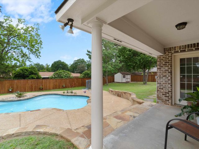 106 E Tulip St., White Oak, TX 75693