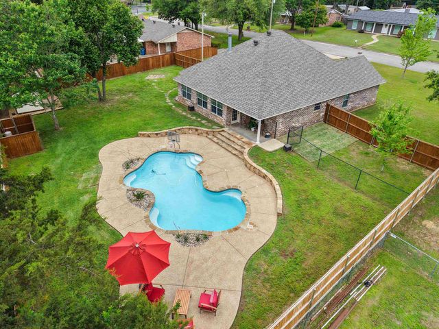 106 E Tulip St., White Oak, TX 75693