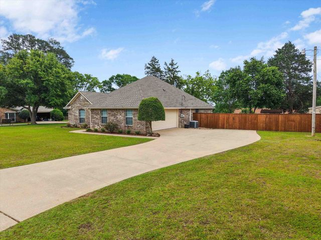 106 E Tulip St., White Oak, TX 75693