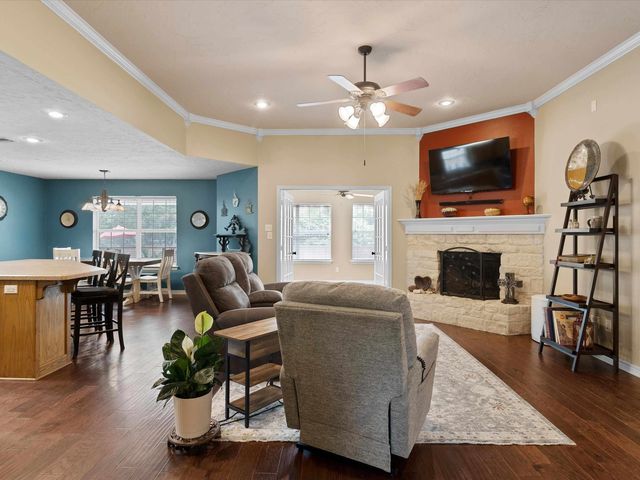 106 E Tulip St., White Oak, TX 75693