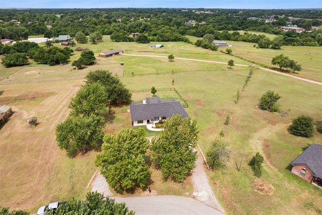 301 Bonanza Lane, Tuttle, OK 73089