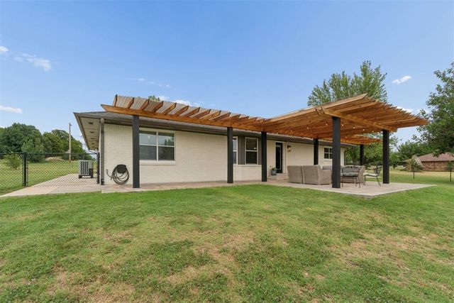 301 Bonanza Lane, Tuttle, OK 73089