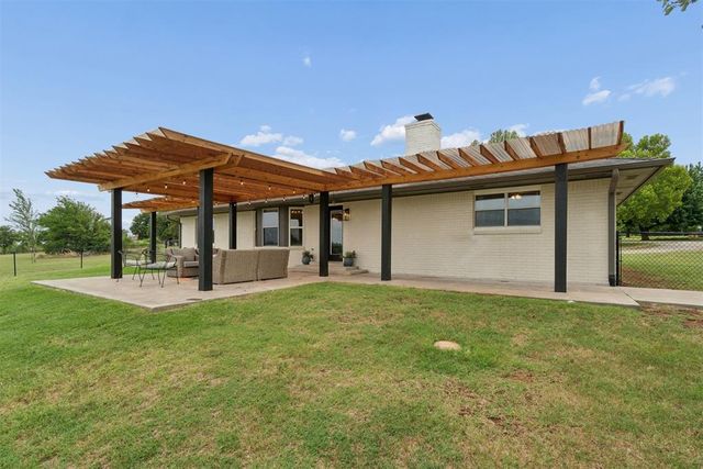 301 Bonanza Lane, Tuttle, OK 73089