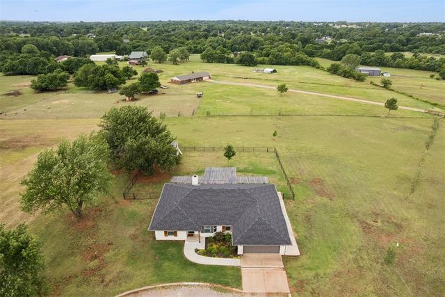 301 Bonanza Lane, Tuttle, OK 73089