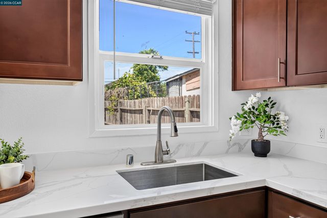 1927 Visalia Ave, Richmond, CA 94801