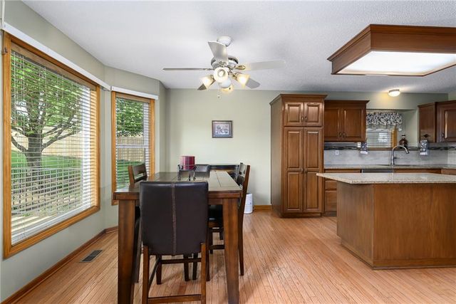 17956 157th Street, Basehor, KS 66007