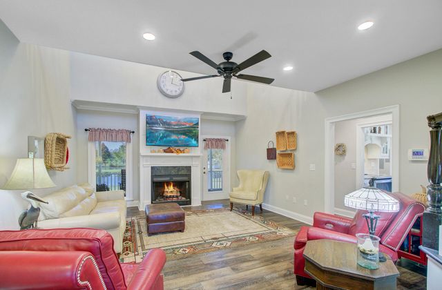 933 Tree Farm Lane, Cross, SC 29436