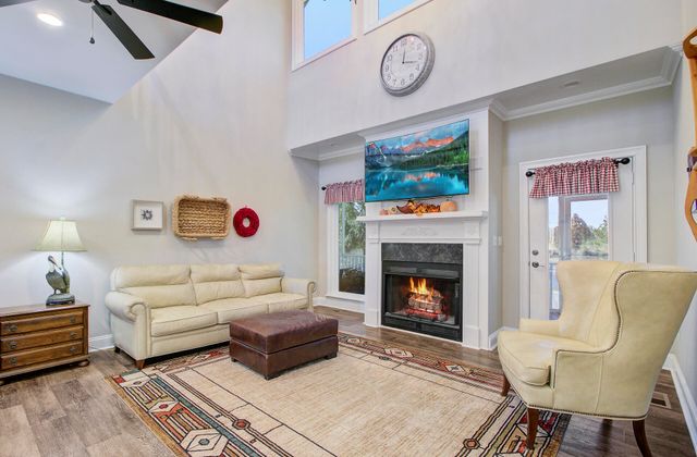 933 Tree Farm Lane, Cross, SC 29436