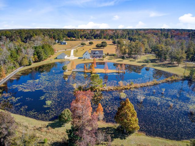 933 Tree Farm Lane, Cross, SC 29436