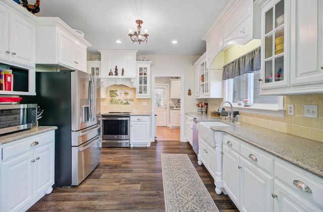 933 Tree Farm Lane, Cross, SC 29436