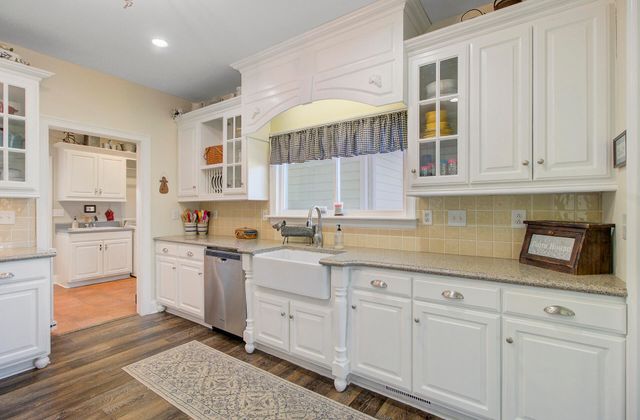 933 Tree Farm Lane, Cross, SC 29436