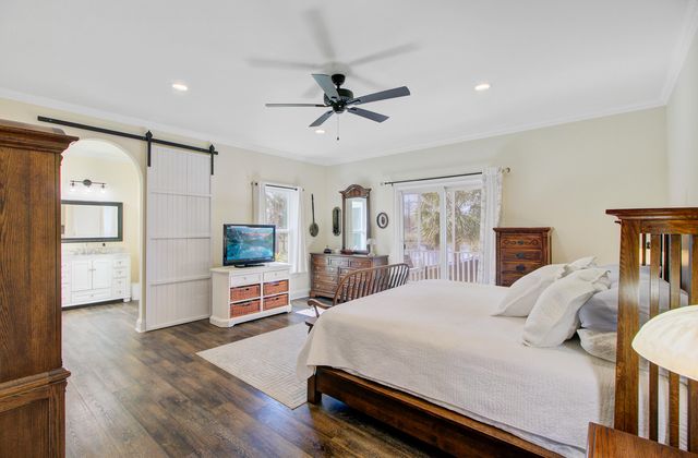 933 Tree Farm Lane, Cross, SC 29436