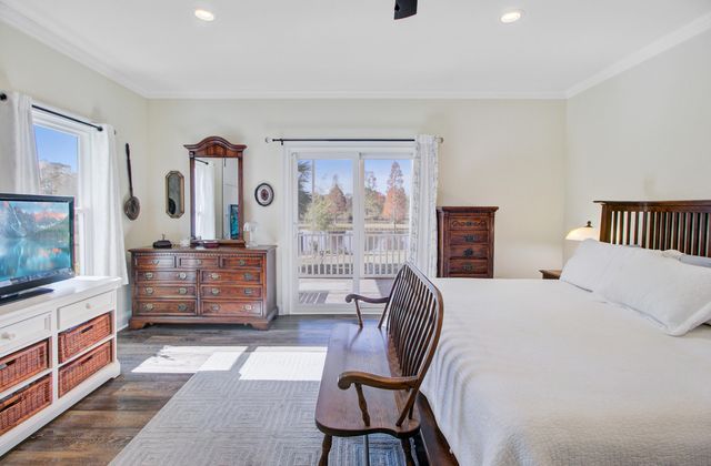 933 Tree Farm Lane, Cross, SC 29436