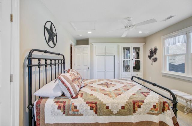 933 Tree Farm Lane, Cross, SC 29436