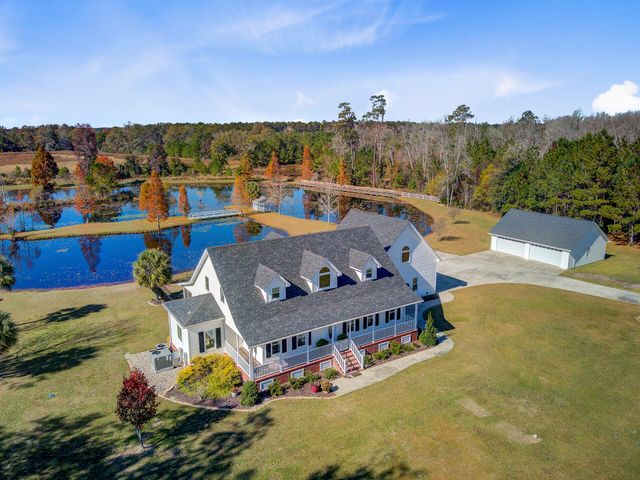 933 Tree Farm Lane, Cross, SC 29436