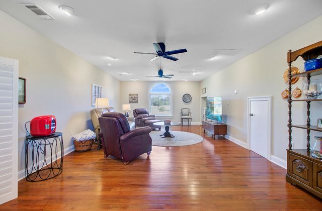 933 Tree Farm Lane, Cross, SC 29436