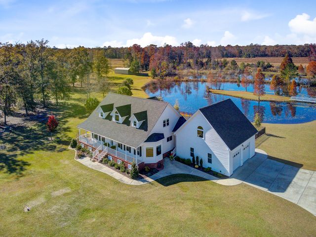 933 Tree Farm Lane, Cross, SC 29436