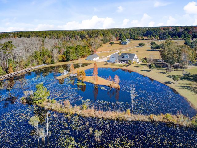 933 Tree Farm Lane, Cross, SC 29436
