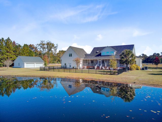 933 Tree Farm Lane, Cross, SC 29436