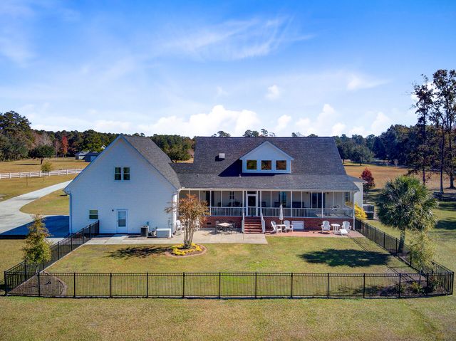933 Tree Farm Lane, Cross, SC 29436
