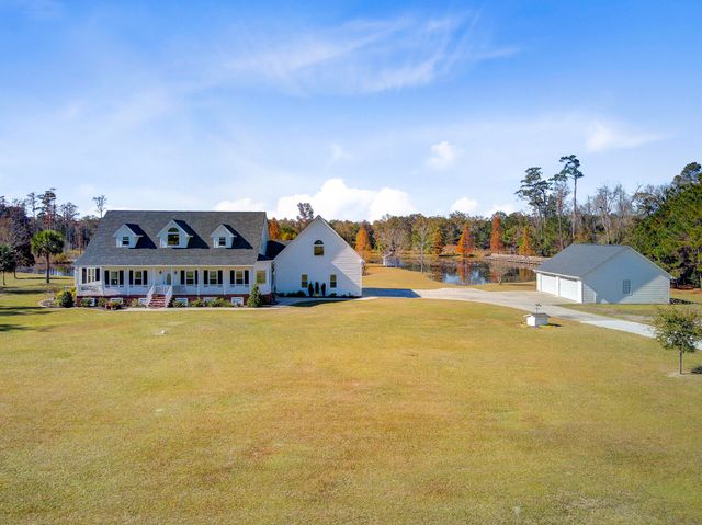 933 Tree Farm Lane, Cross, SC 29436