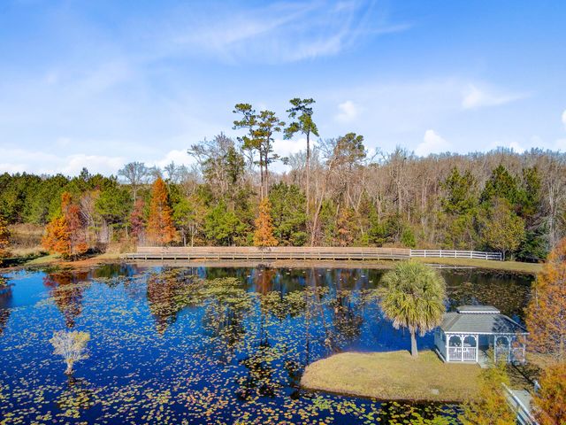 933 Tree Farm Lane, Cross, SC 29436