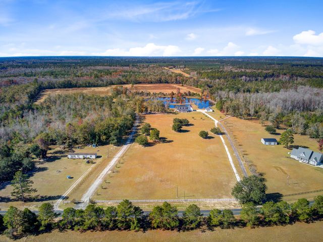 933 Tree Farm Lane, Cross, SC 29436