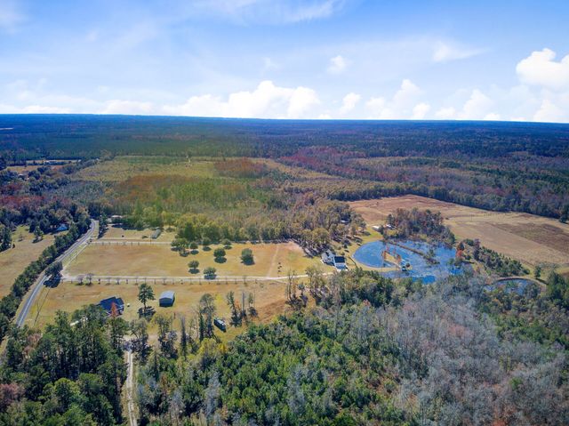 933 Tree Farm Lane, Cross, SC 29436