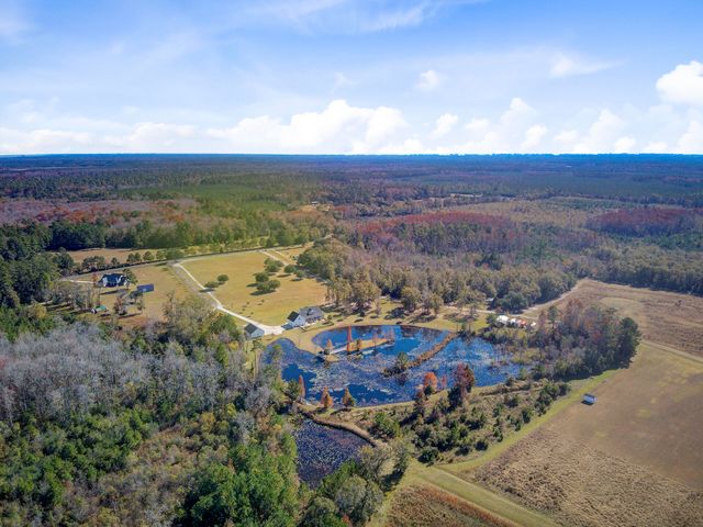 933 Tree Farm Lane, Cross, SC 29436