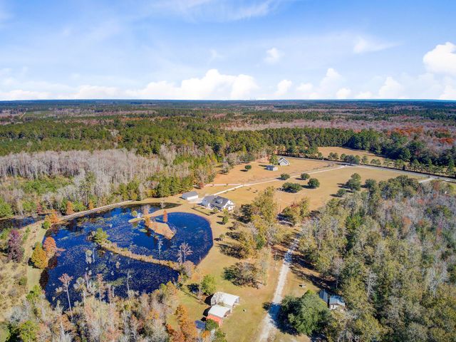 933 Tree Farm Lane, Cross, SC 29436